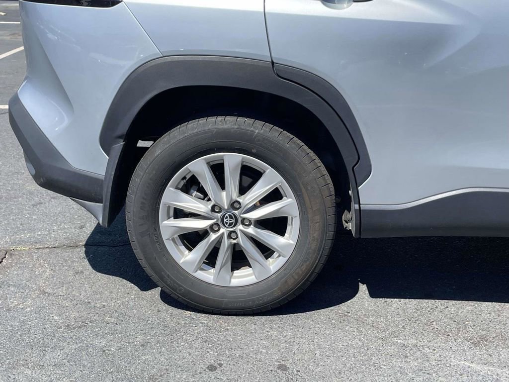Used 2023 Toyota Corolla Cross LE FWD image 27