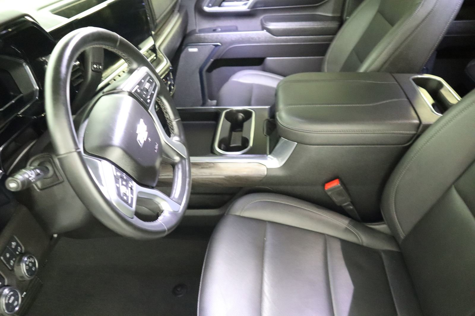 Used 2024 Chevrolet Silverado 2500 LTZ w/ LTZ Convenience Package image 32