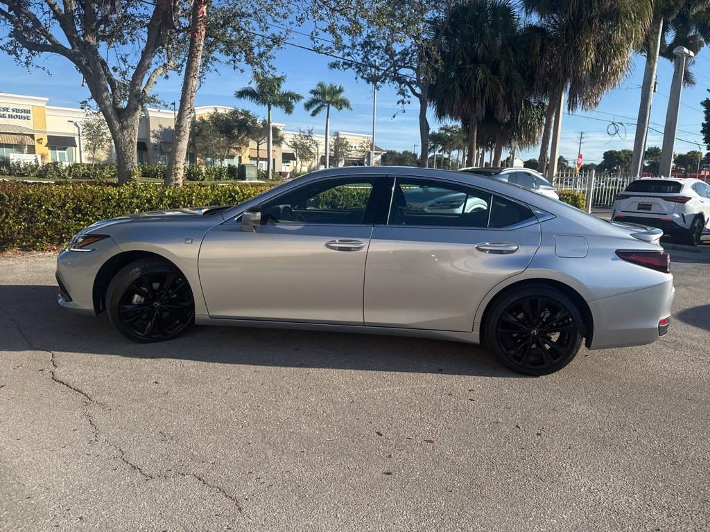 Used 2023 Lexus ES 300h F Sport image 8