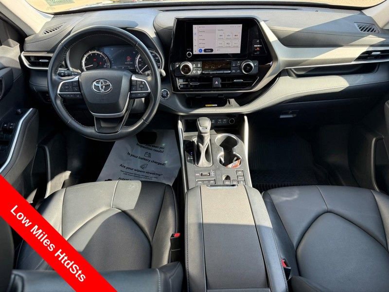 Used 2023 Toyota Highlander XLE AWD/4WD image 14