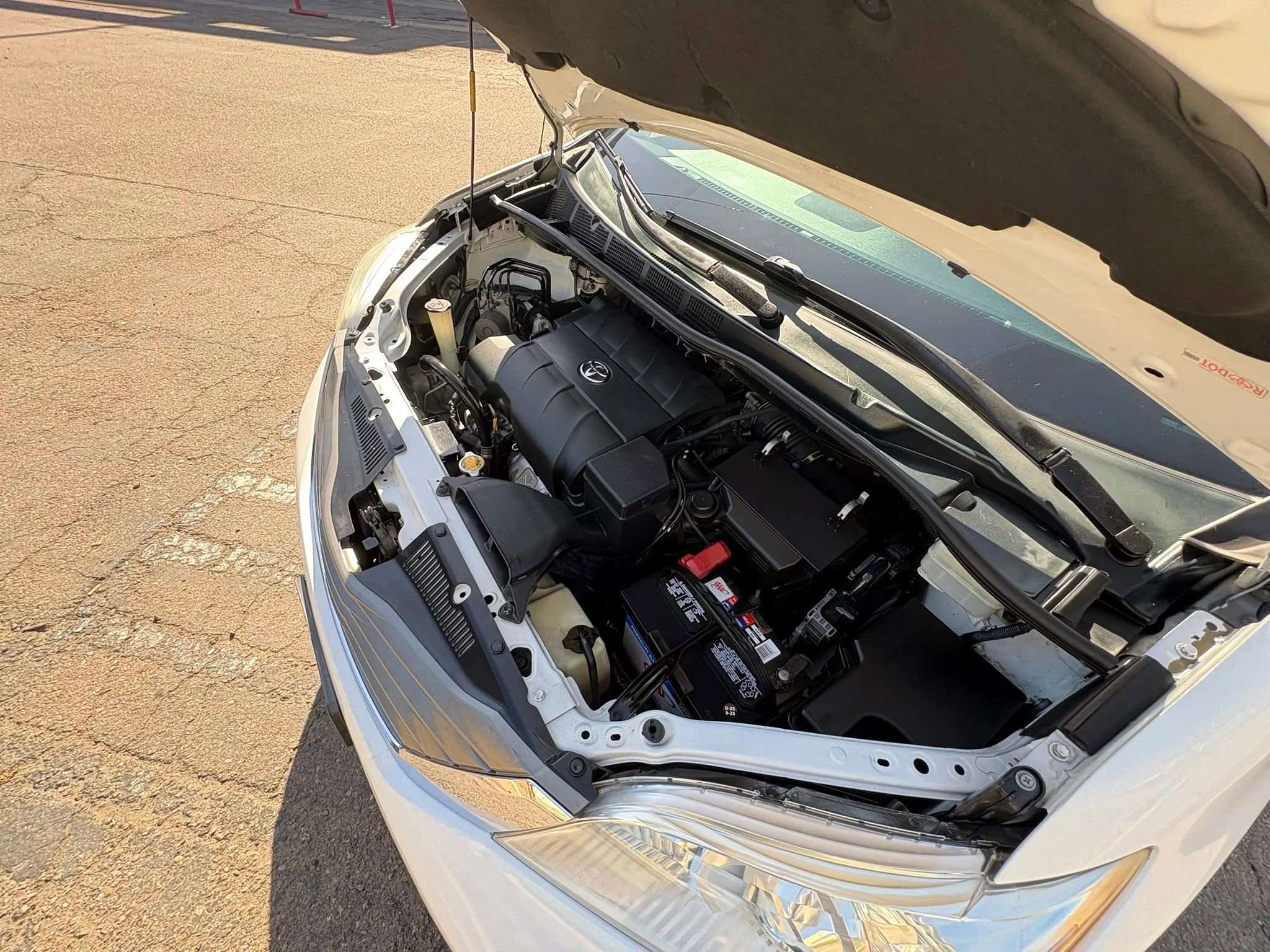 Used 2012 Toyota Sienna XLE FWD image 25