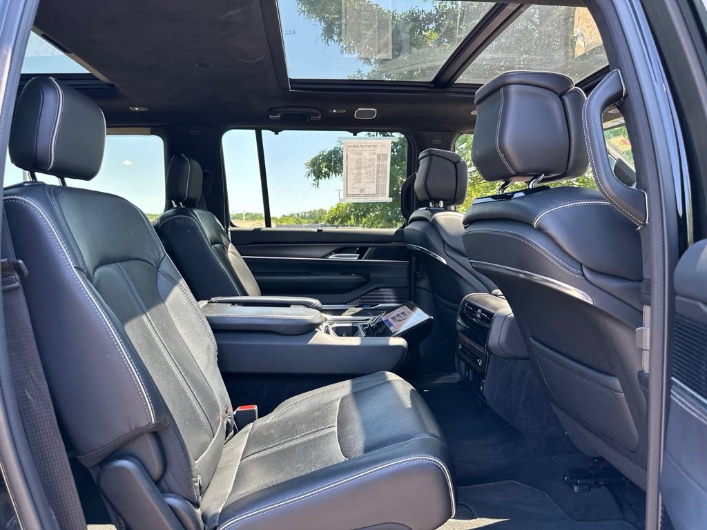 Used 2024 Jeep Grand Wagoneer L Series II w/ Quick Order Packagew 28T AWD/4WD image 33