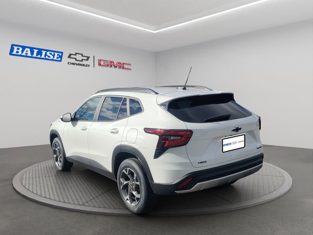 New 2025 Chevrolet Trax LT w/ Driver Confidence Package image 8