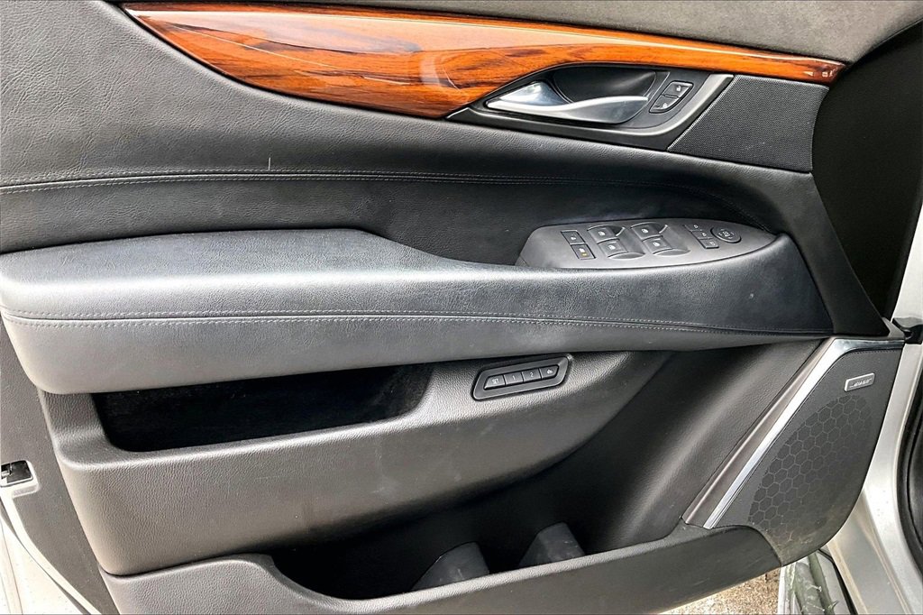 Used 2015 Cadillac Escalade ESV Premium image 21