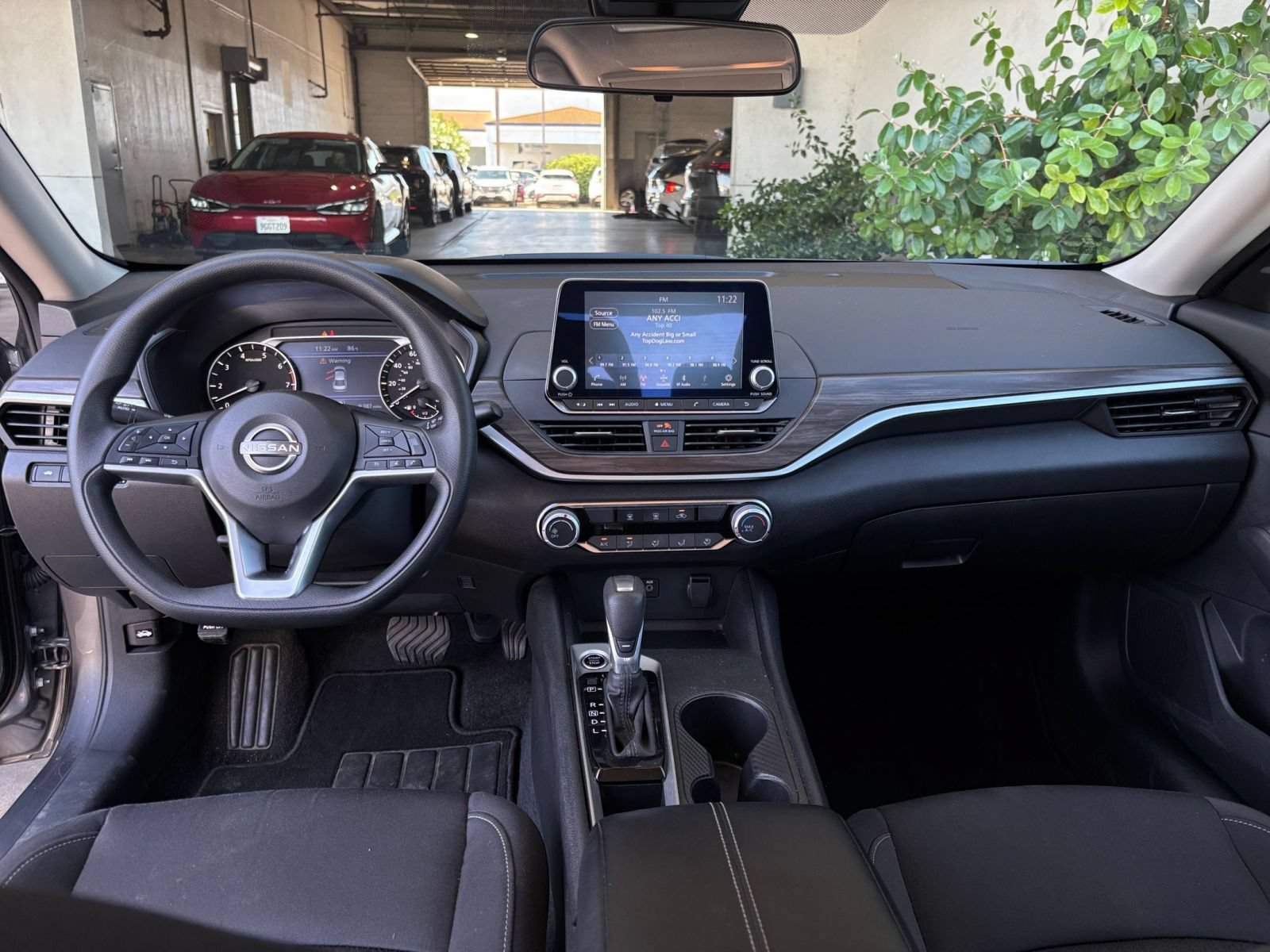Used 2025 Nissan Altima 2.5 SV FWD image 34