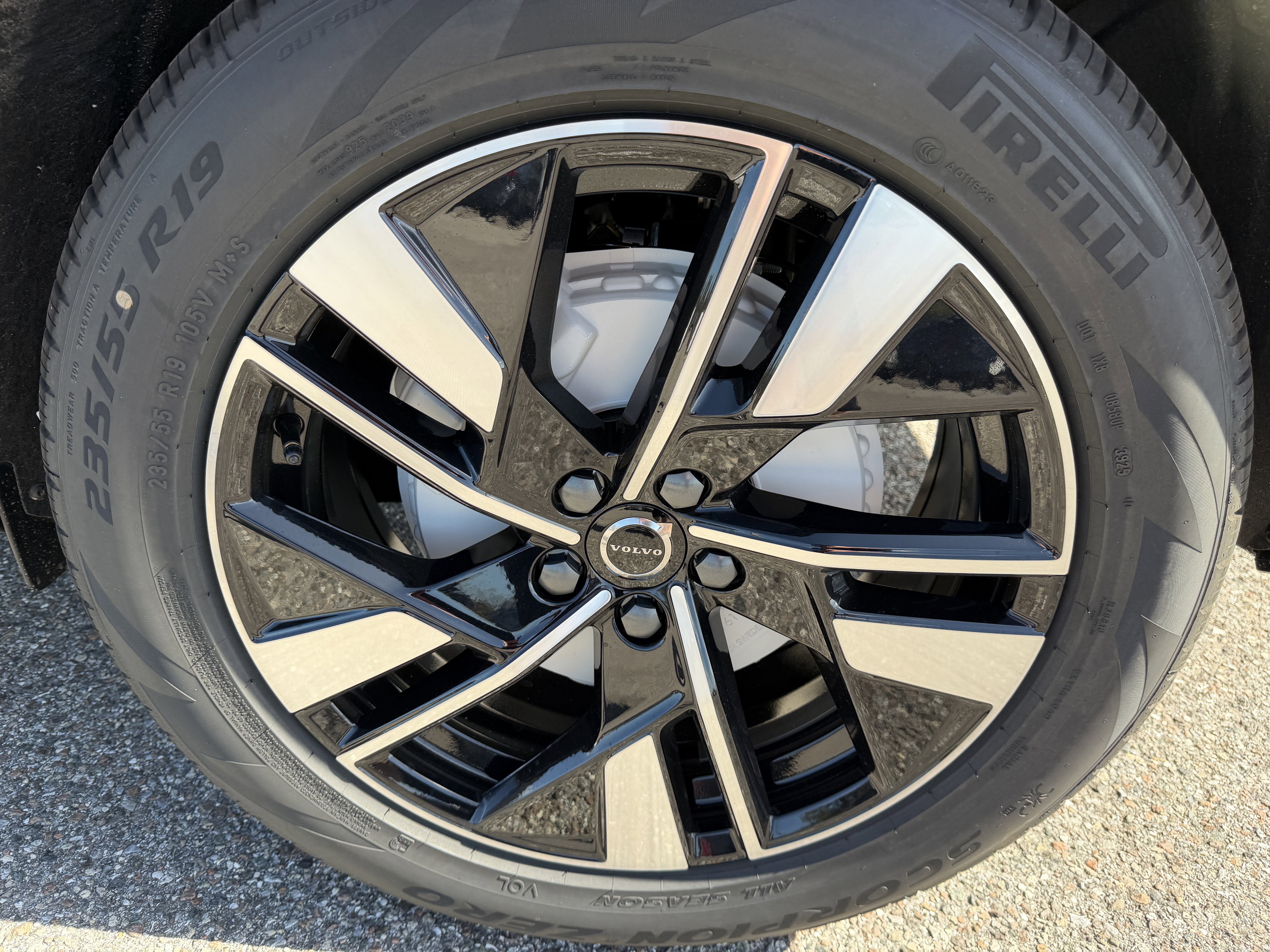 New 2026 Volvo XC60 B5 Core image 31