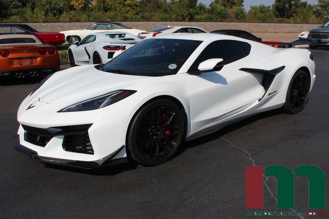 Used 2025 Chevrolet Corvette Z06 w/ Z07 Performance Package RWD image 1