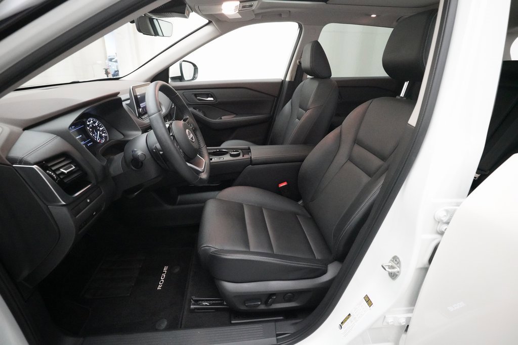 Used 2023 Nissan Rogue SL image 7