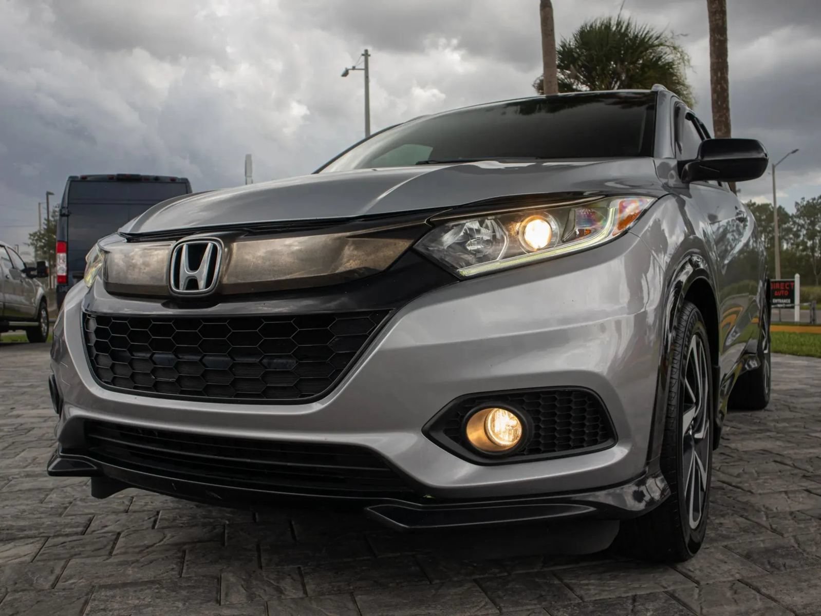 Used 2019 Honda HR-V Sport image 16