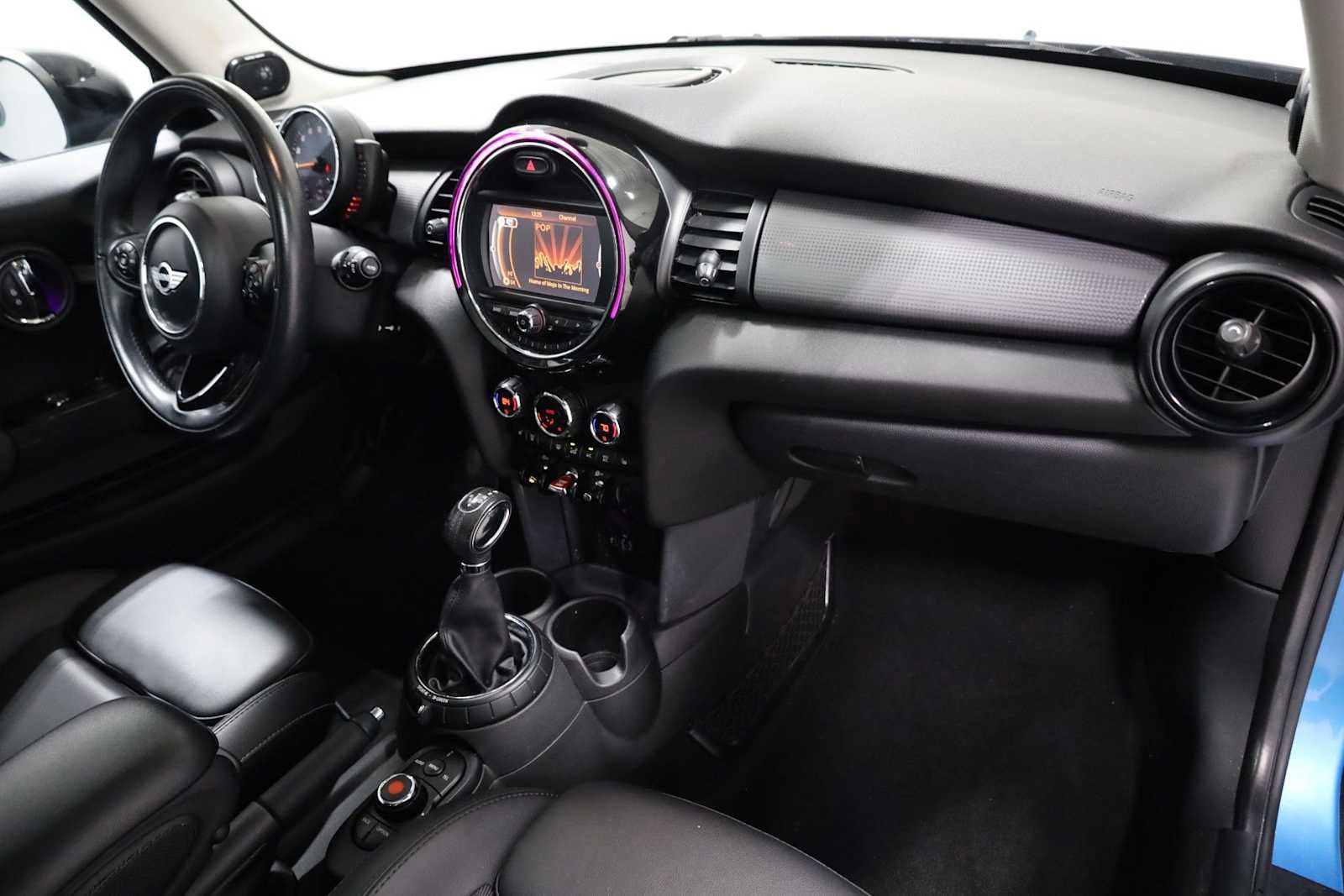 Used 2015 MINI Cooper 2-Door Hardtop image 6