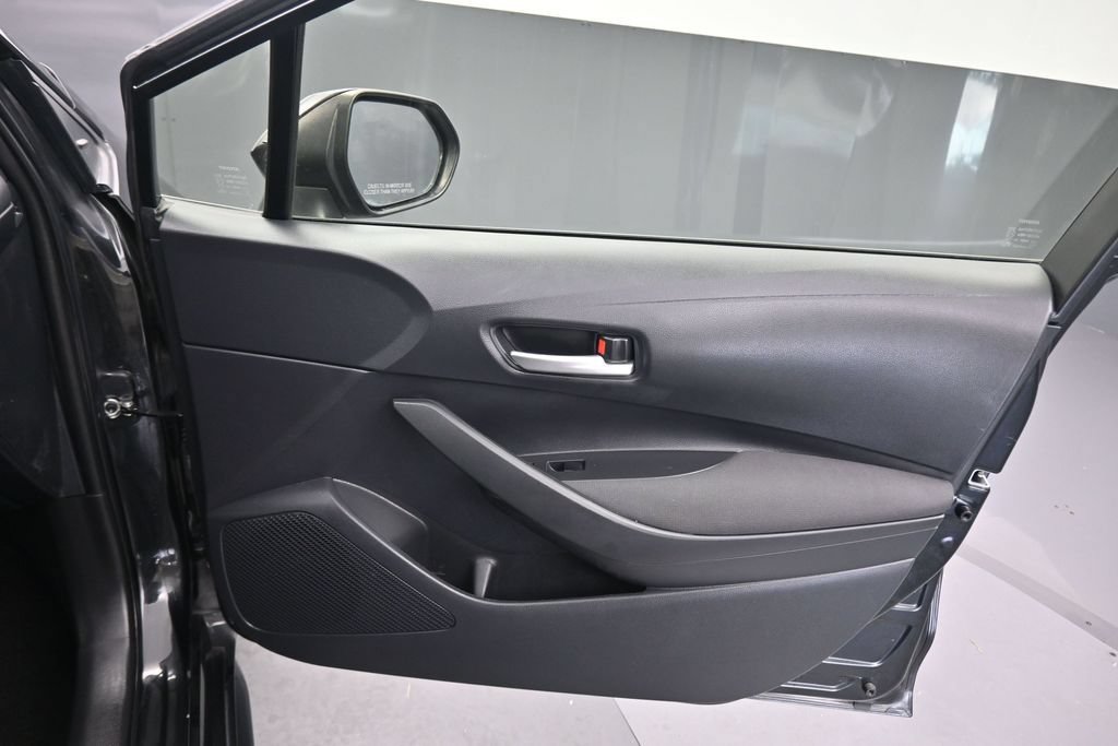Used 2021 Toyota Corolla LE w/ Carpet Mat Package (TMS) FWD image 37