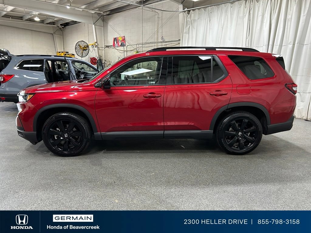Certified 2025 Honda Pilot Black Edition image 5