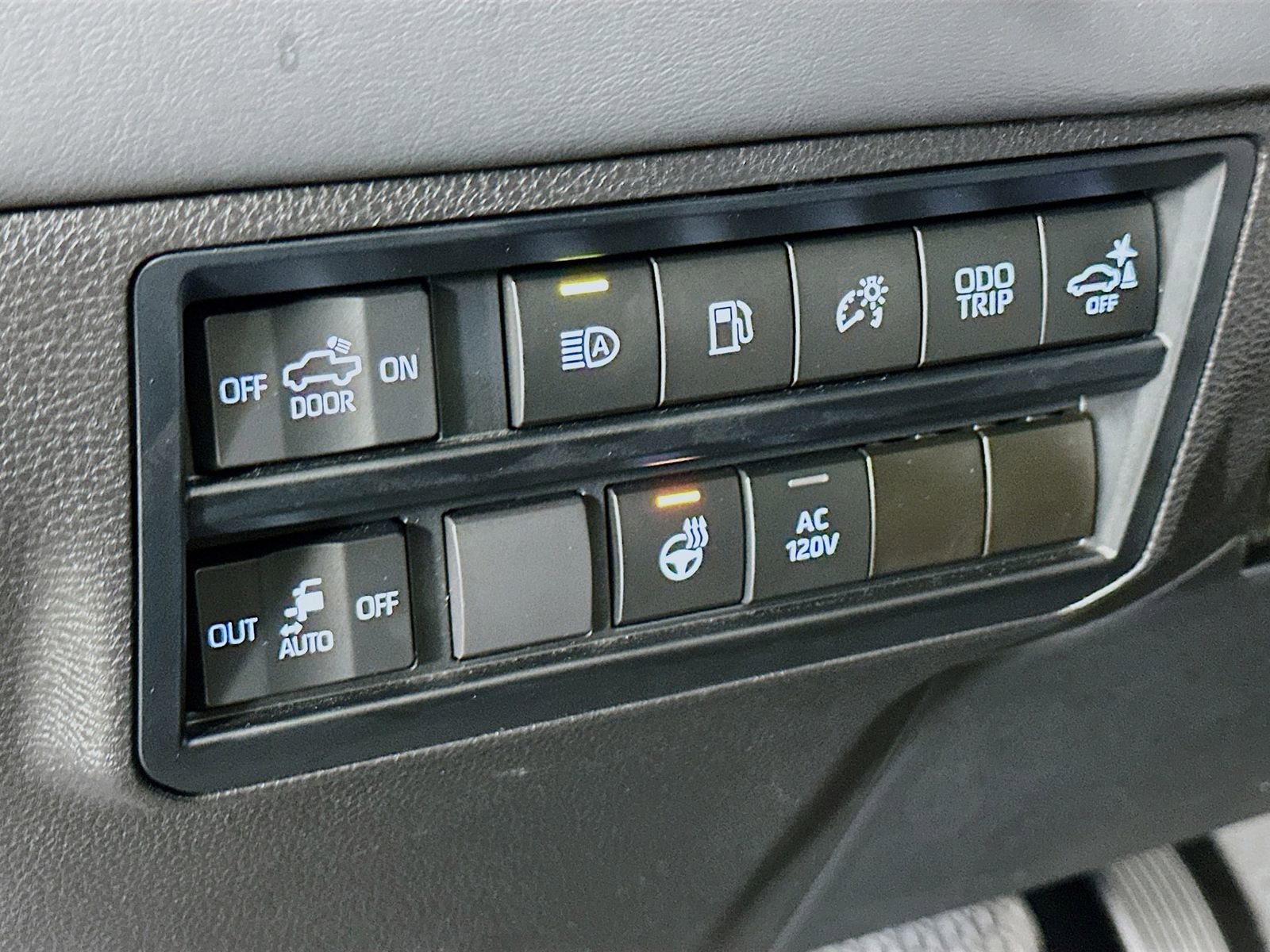 Used 2024 Toyota Tundra Platinum image 10