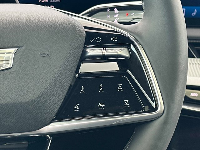 New 2027 Cadillac Optiq Premium Luxury w/ LPO, Floor Liner Package AWD/4WD image 6