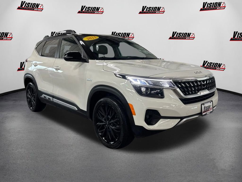 Certified 2023 Kia Seltos Nightfall Edition image 3