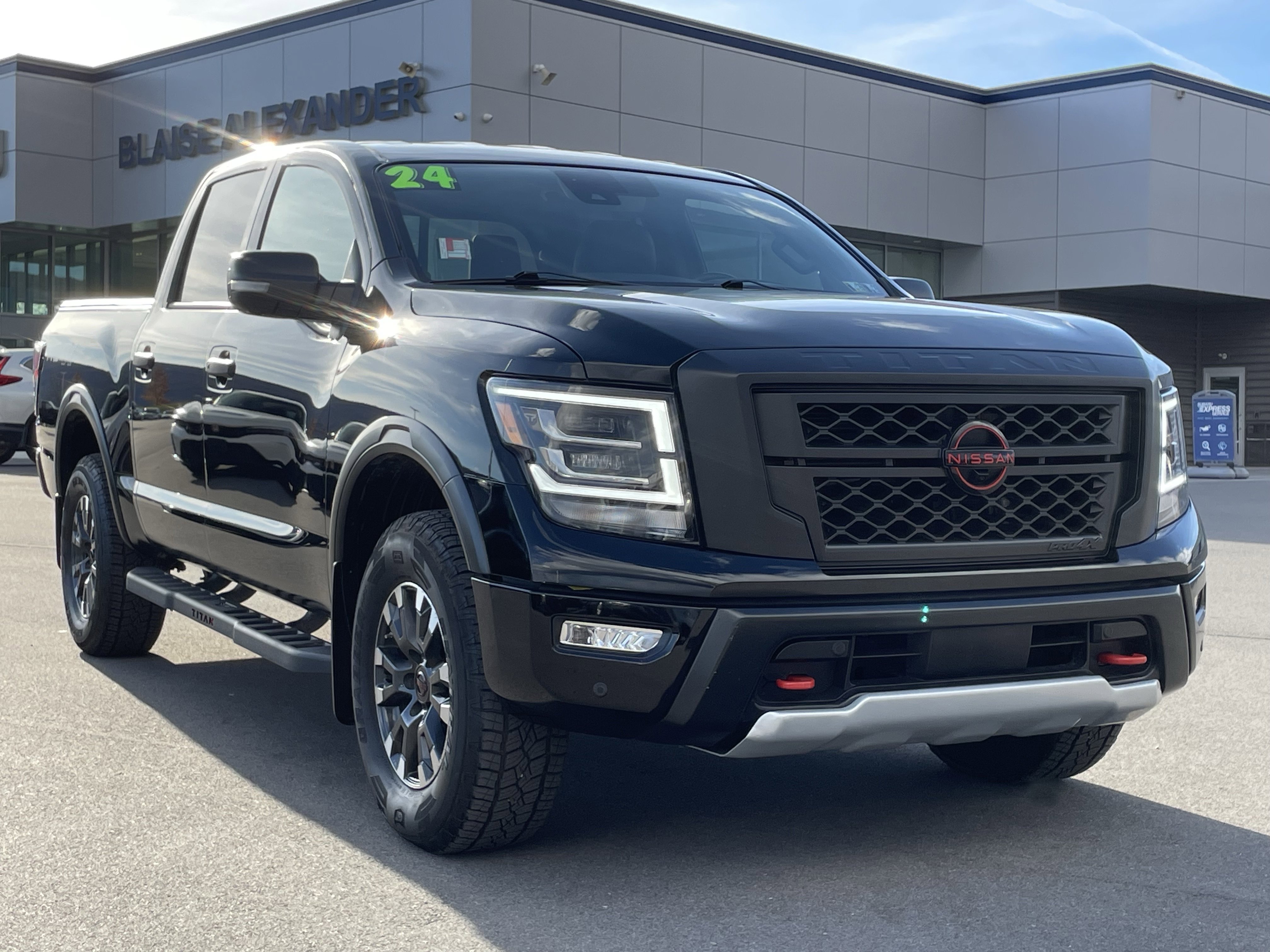 Used 2024 Nissan Titan PRO-4X w/ Pro-4x Convenience Package