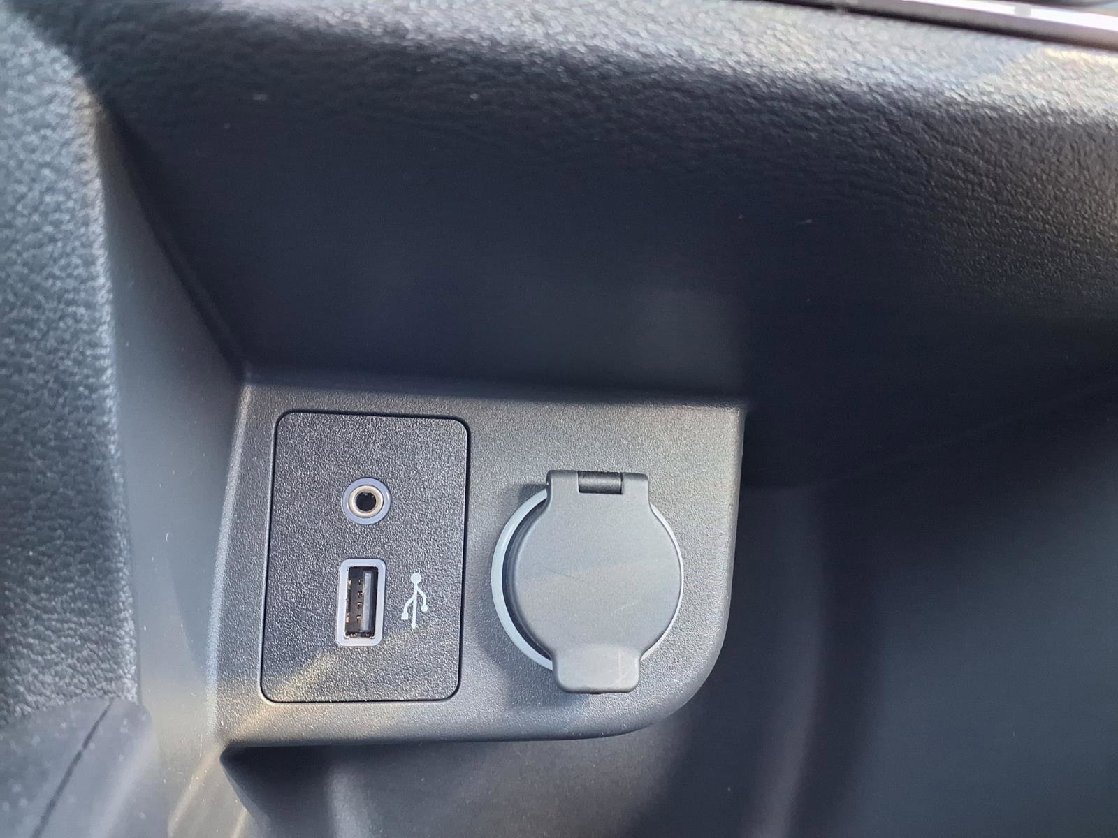 Used 2025 Nissan Kicks Play S image 6