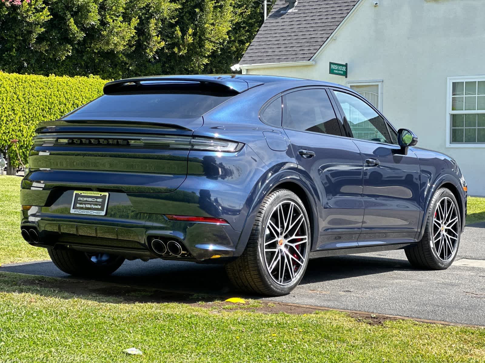New 2026 Porsche Cayenne GTS AWD/4WD image 8