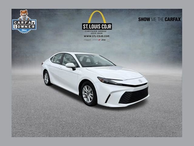 Used 2025 Toyota Camry LE image 1