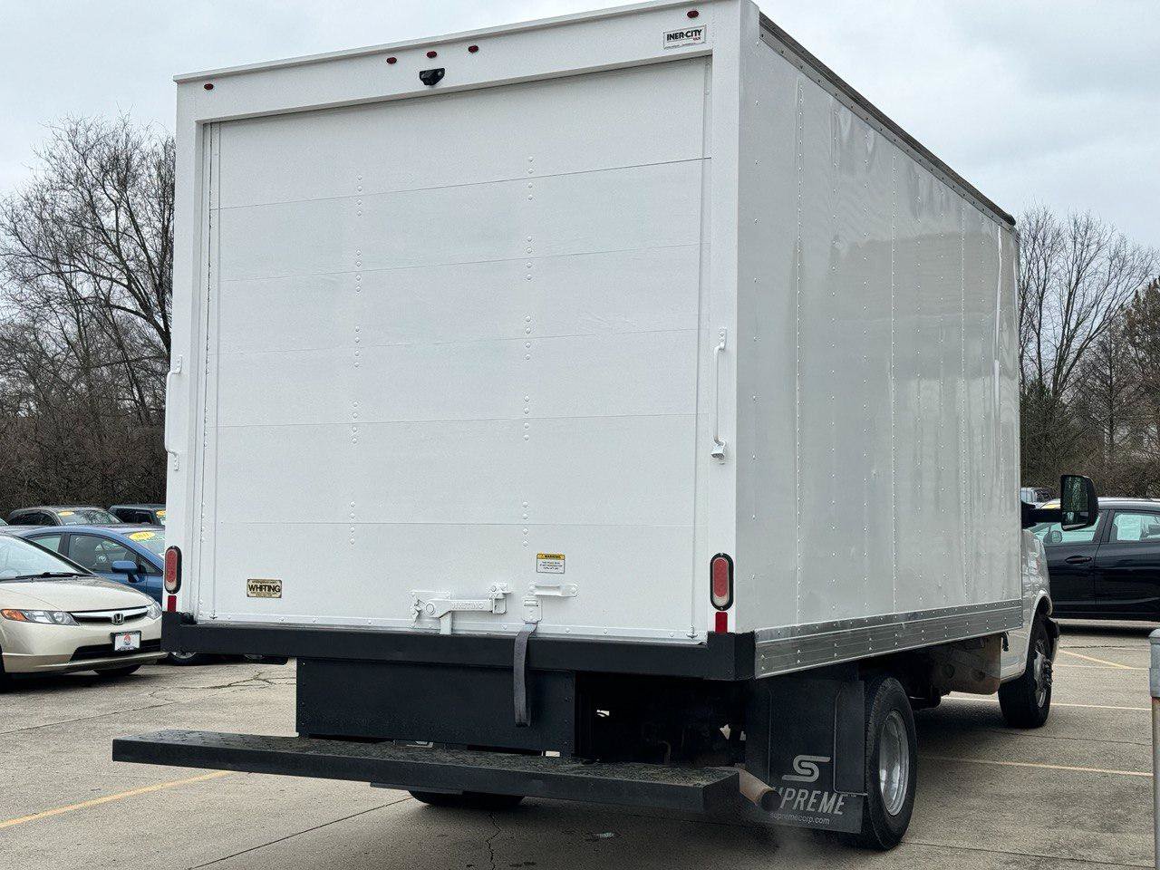 Used 2019 GMC Savana 3500 w/ Power Convenience Package RWD image 4