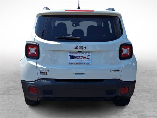 Certified 2022 Jeep Renegade Latitude w/ Convenience Group AWD/4WD image 4