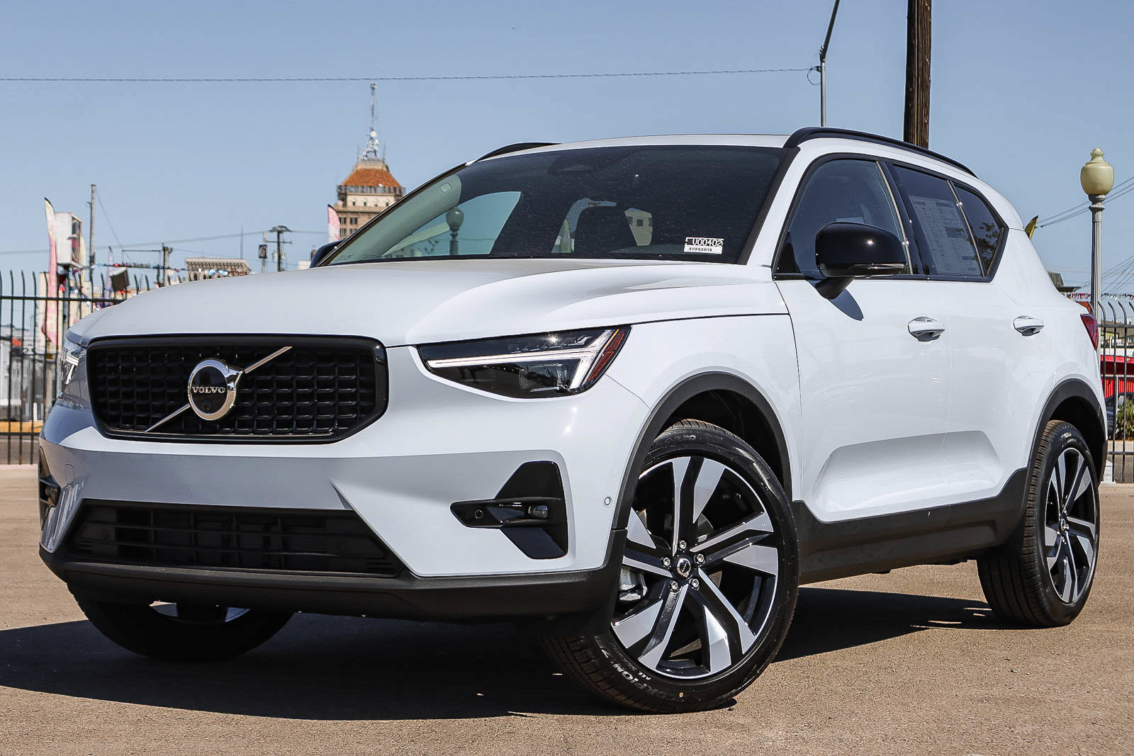 New 2026 Volvo XC40 B5 Plus w/ Climate Package