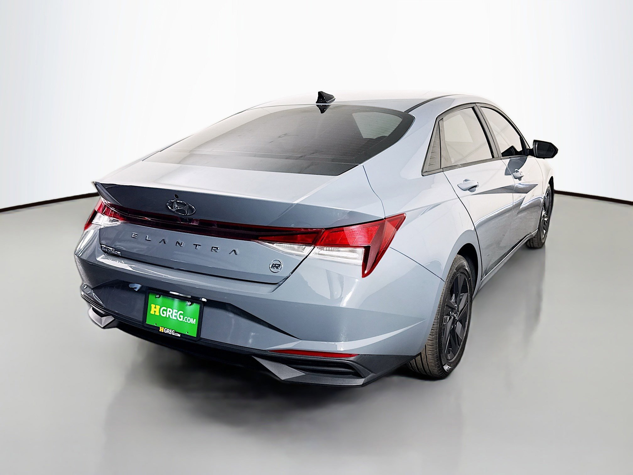 Used 2022 Hyundai Elantra SEL w/ Convenience Package FWD image 10