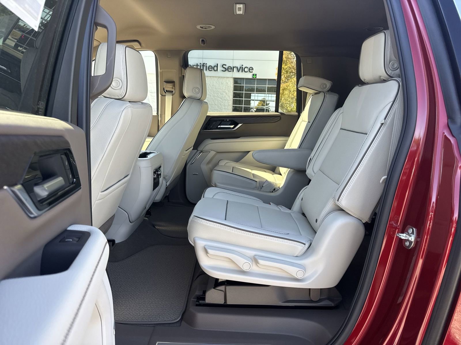 Used 2026 GMC Yukon XL Denali AWD/4WD image 30
