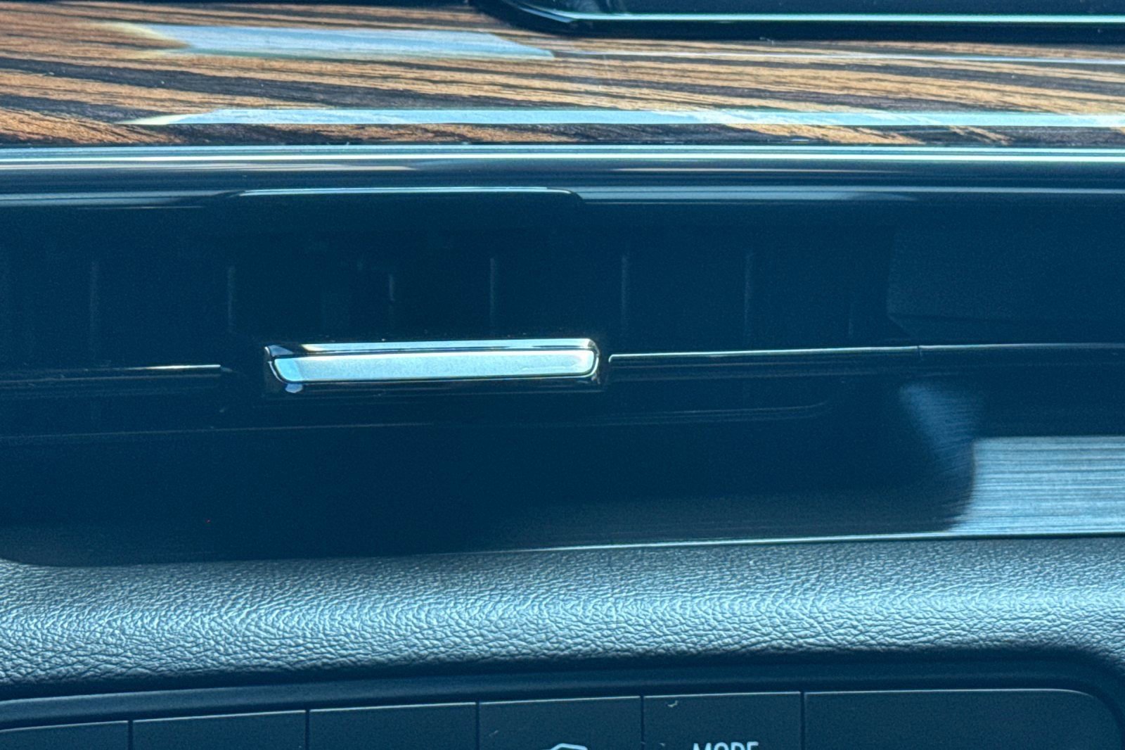 Used 2023 Cadillac Escalade Premium Luxury image 26