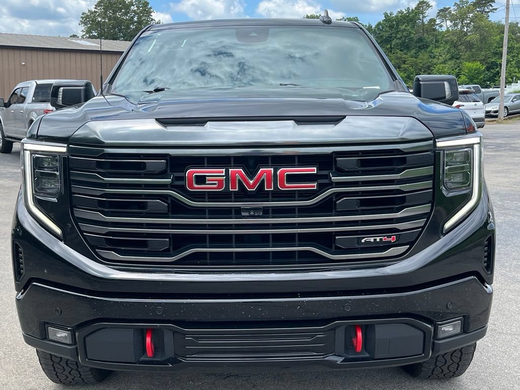 Used 2024 GMC Sierra 1500 AT4 w/ Technology Package AWD/4WD image 2