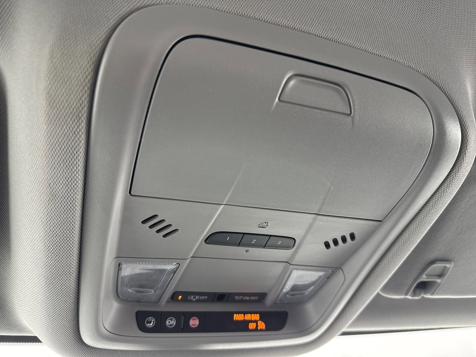 Used 2020 GMC Acadia SLT image 25