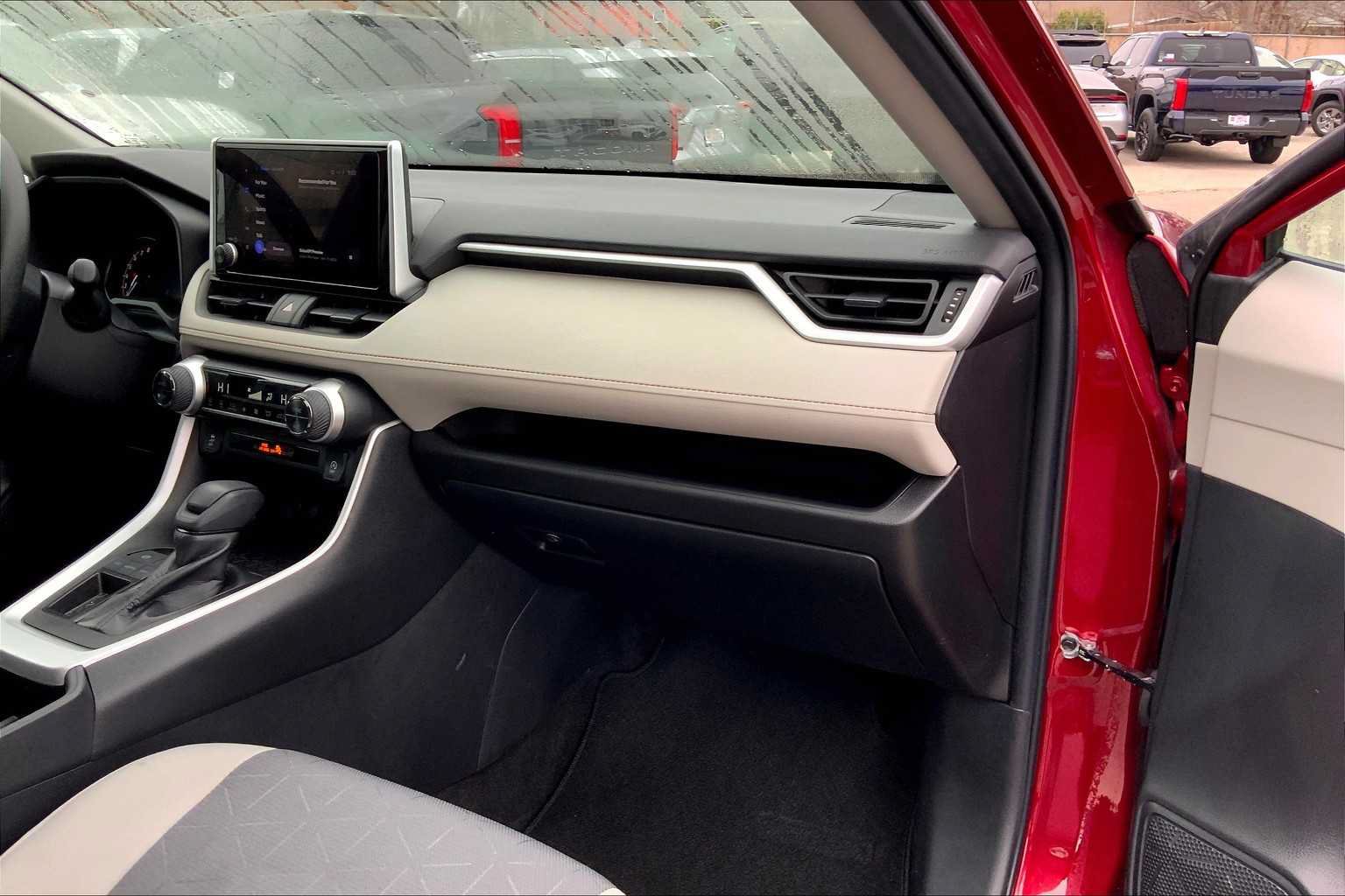 Used 2023 Toyota RAV4 XLE w/ Convenience Package FWD image 19