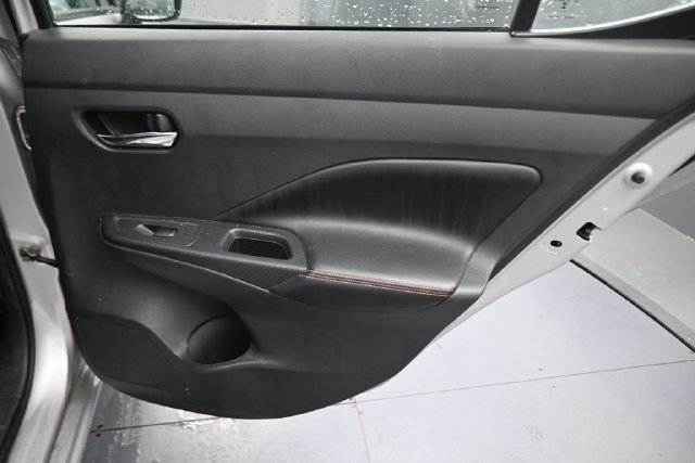 Used 2024 Nissan Versa SR FWD image 15