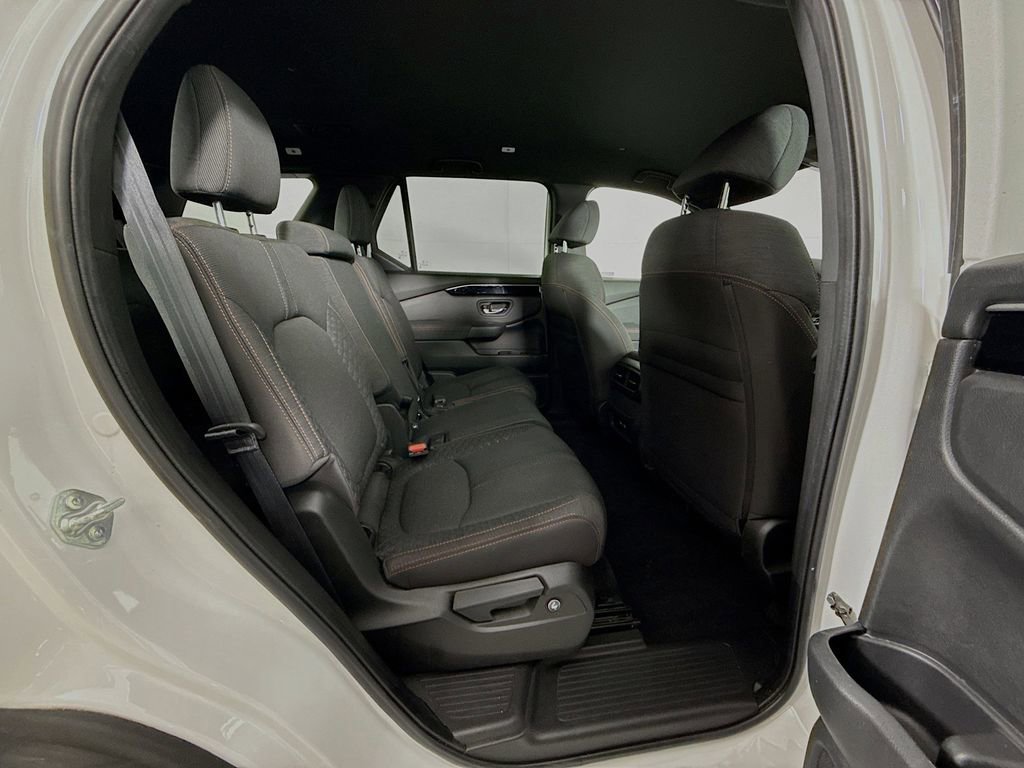 Certified 2023 Honda Pilot Sport image 22