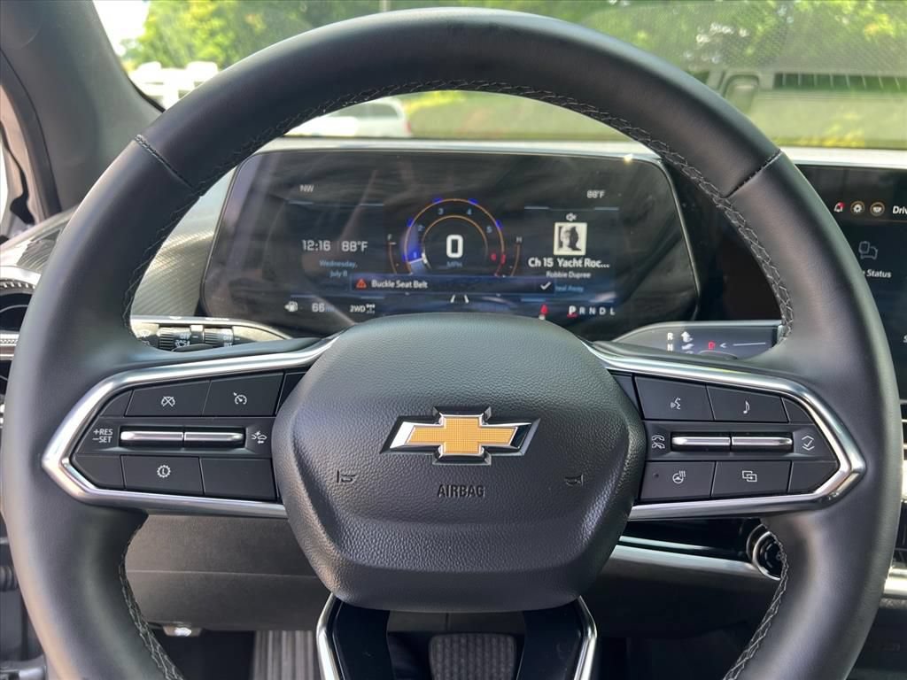 Used 2026 Chevrolet Equinox LT AWD/4WD image 15