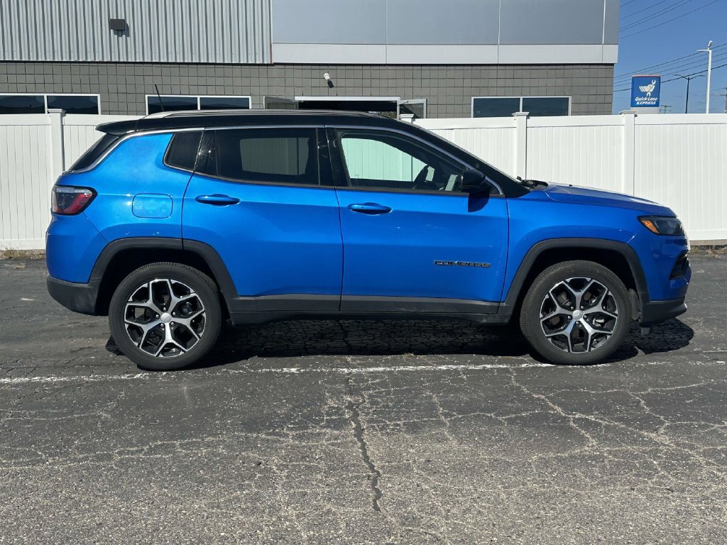 Used 2024 Jeep Compass Limited AWD/4WD image 2