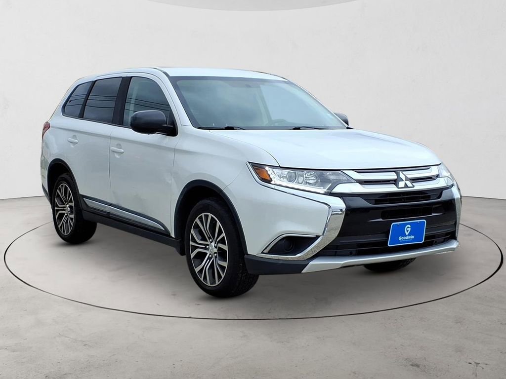 Used 2017 Mitsubishi Outlander ES image 4