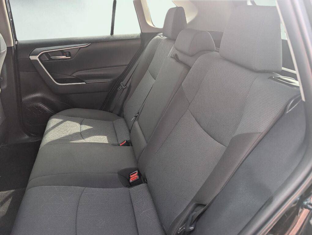 Used 2025 Toyota RAV4 XLE AWD/4WD image 26