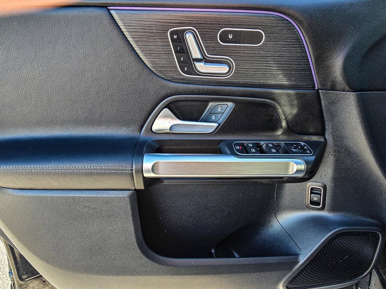 New 2026 Mercedes-Benz GLB 250 4MATIC image 11