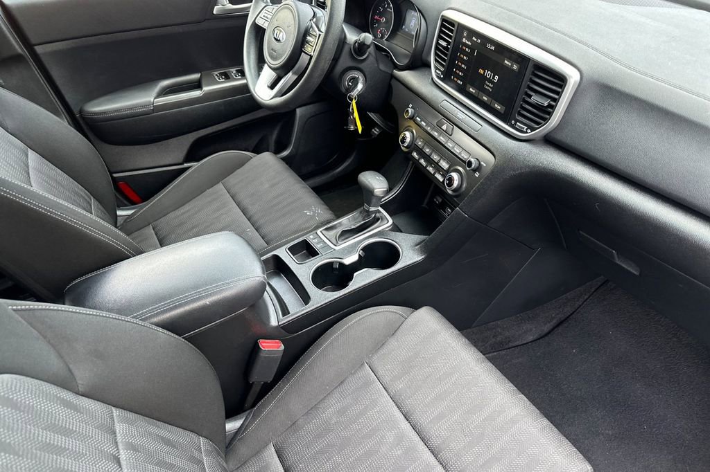 Used 2022 Kia Sportage LX image 16