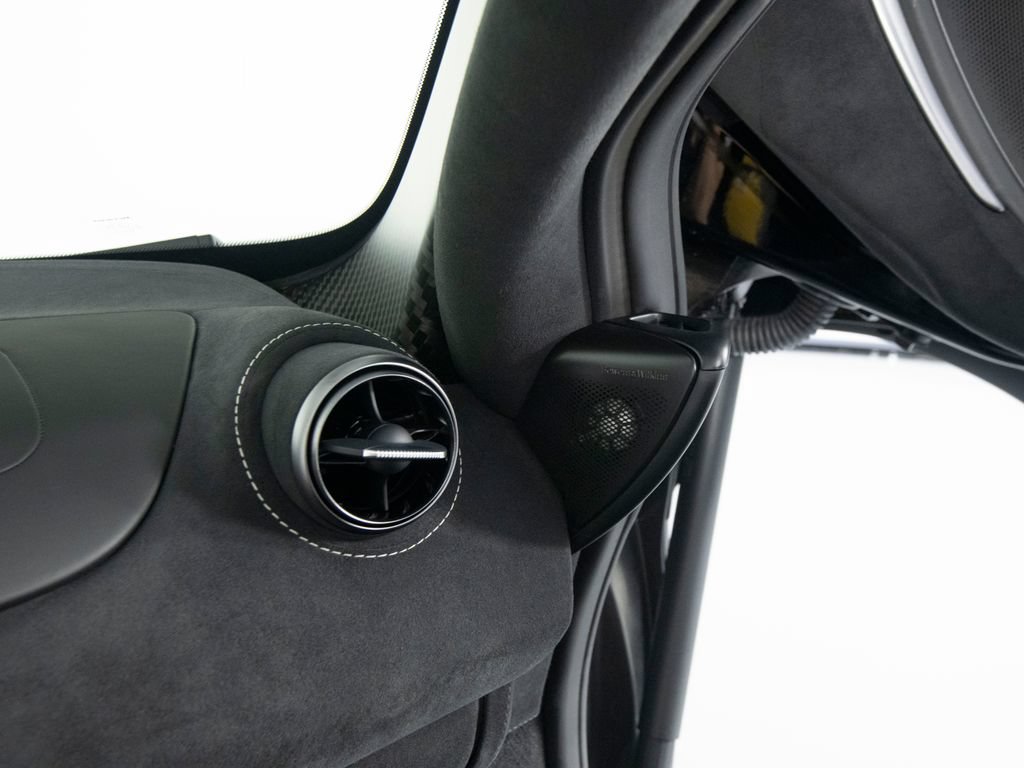 Used 2024 McLaren 750S Spider RWD image 32