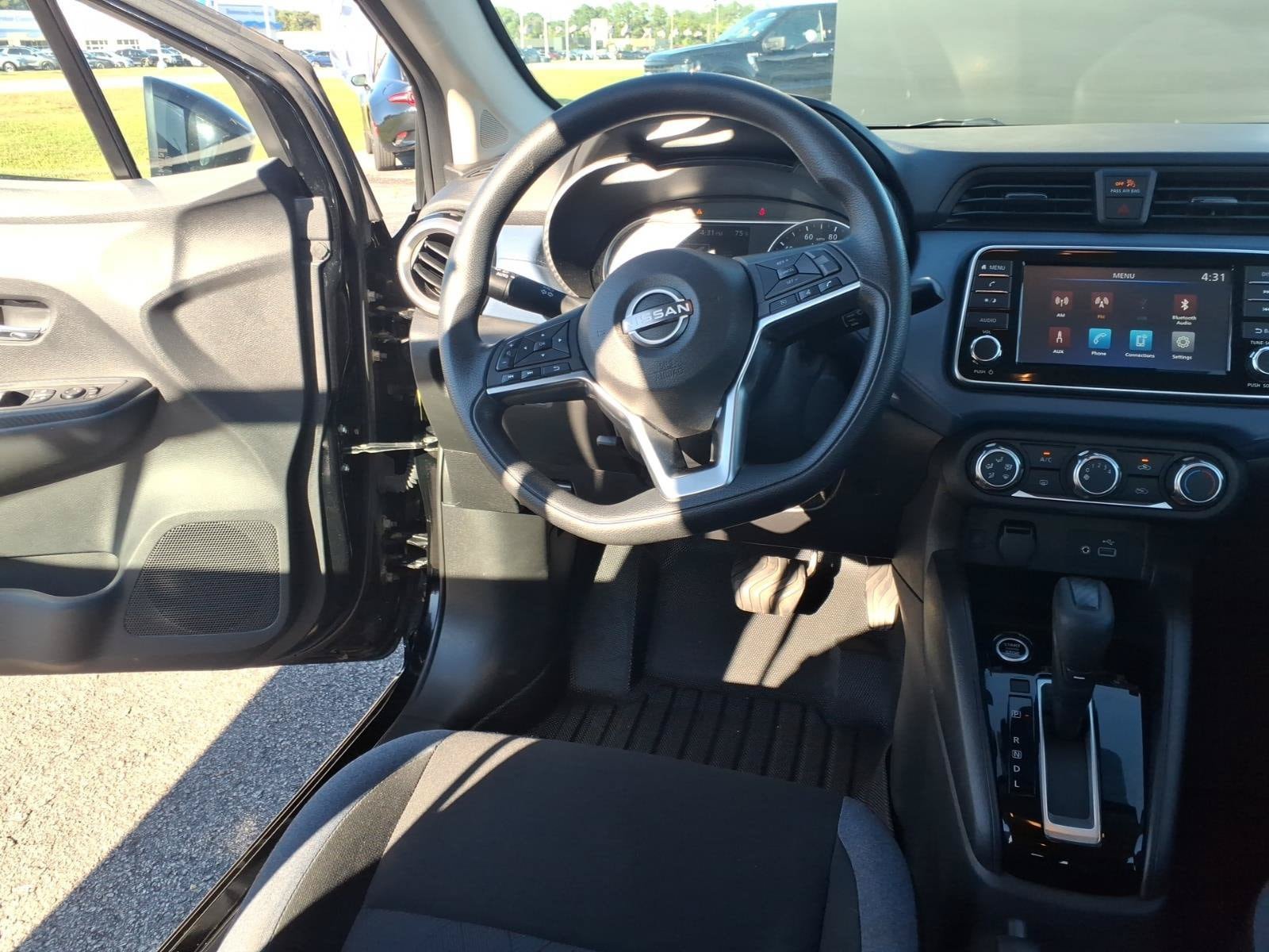 Used 2025 Nissan Versa SV FWD image 13