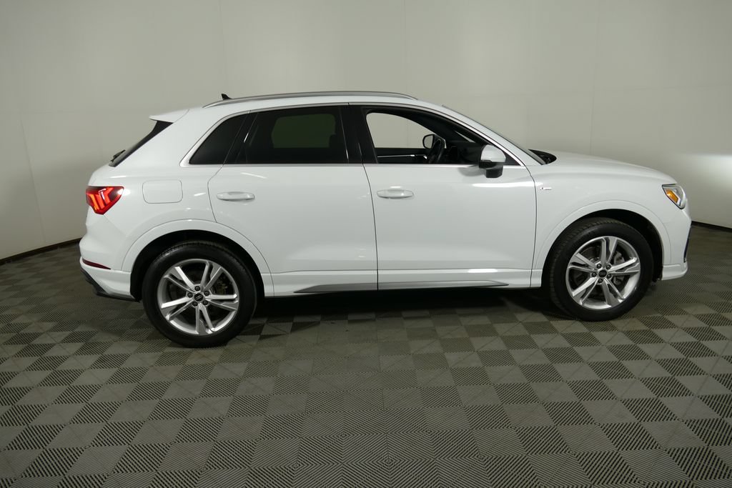 Used 2023 Audi Q3 2.0T Premium w/ Convenience Package AWD/4WD image 2