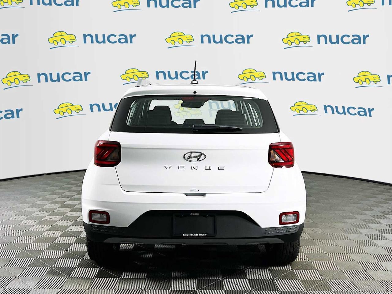 New 2025 Hyundai Venue SEL image 6