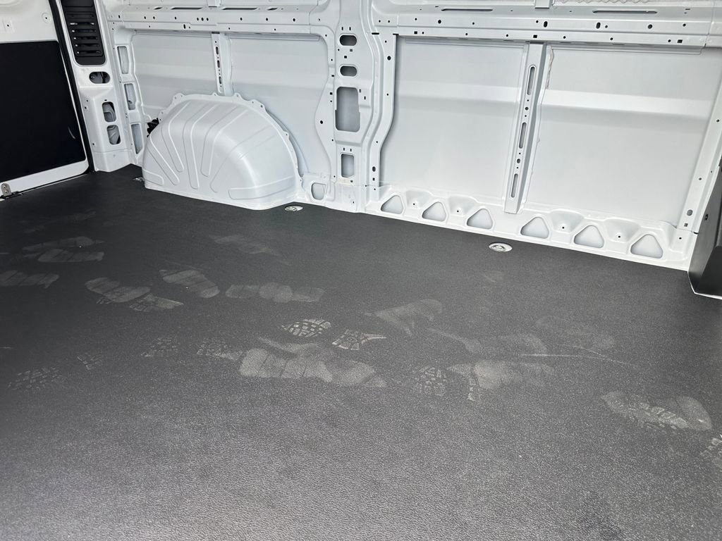 New 2025 RAM ProMaster 2500 w/ Quick Order Package 22G SLT image 16