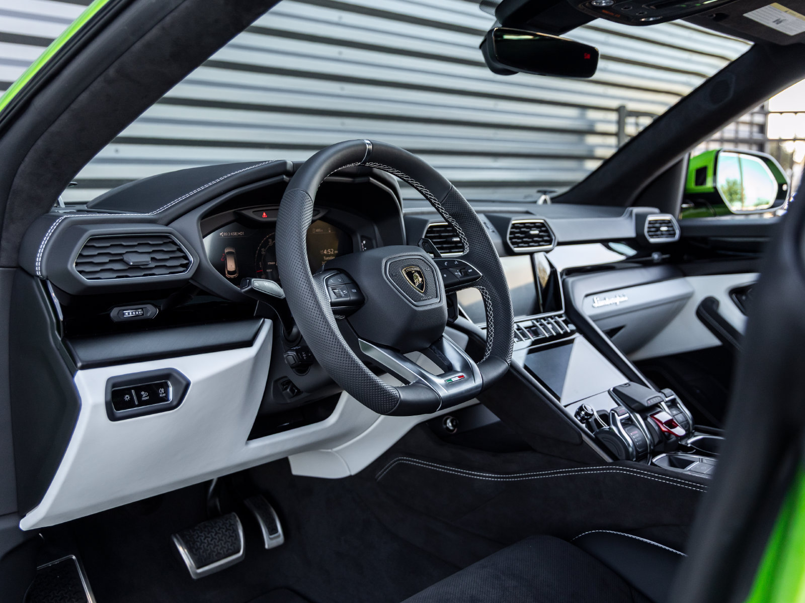 Used 2024 Lamborghini Urus S AWD/4WD image 26
