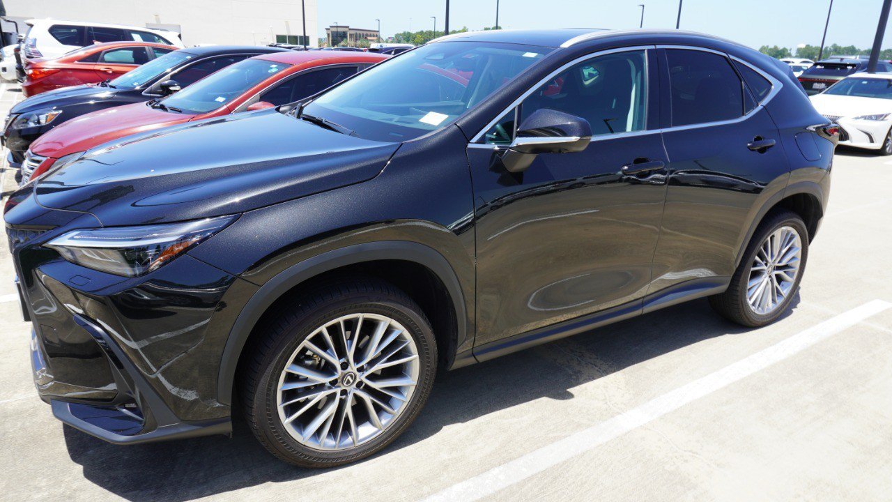 Certified 2024 Lexus NX 350 AWD w/ Vision Package image 4
