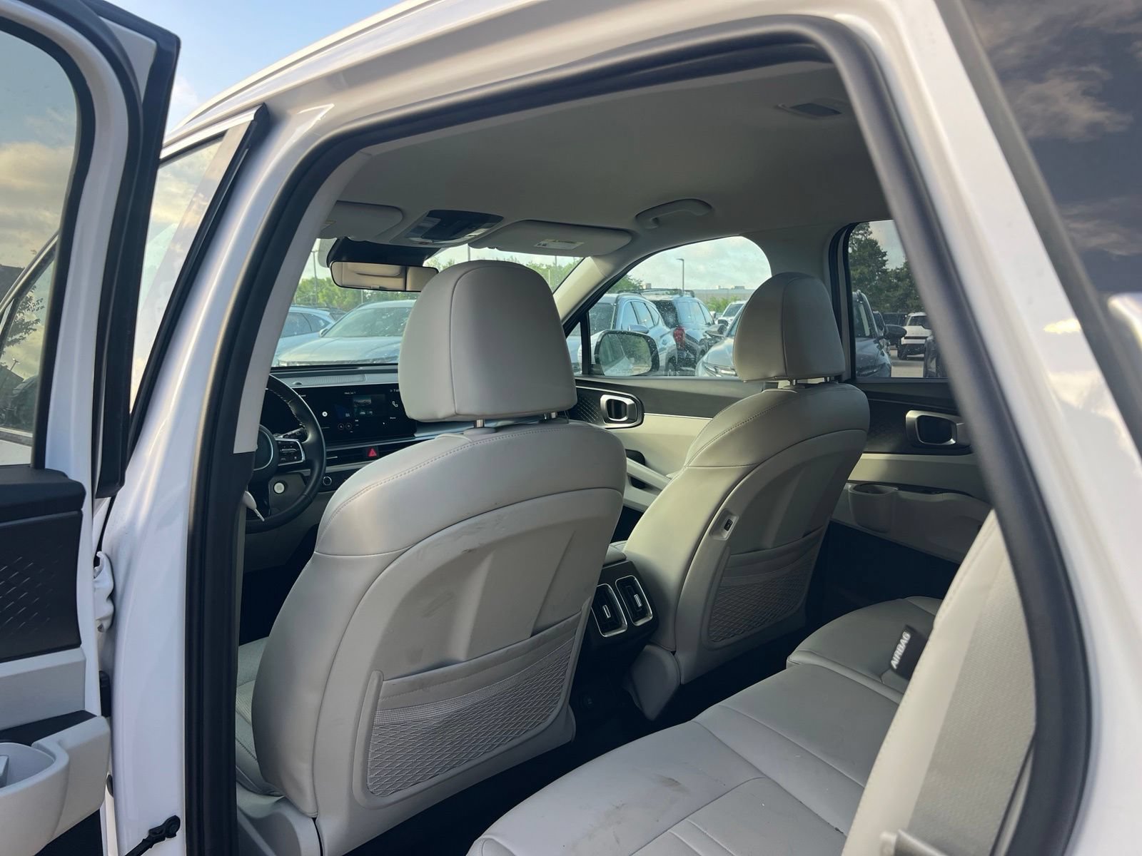 Used 2025 Kia Sorento S FWD image 15