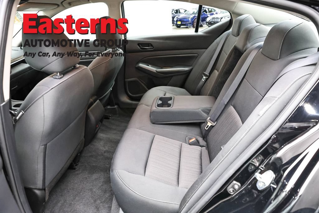 Used 2025 Nissan Altima 2.5 SV FWD image 21