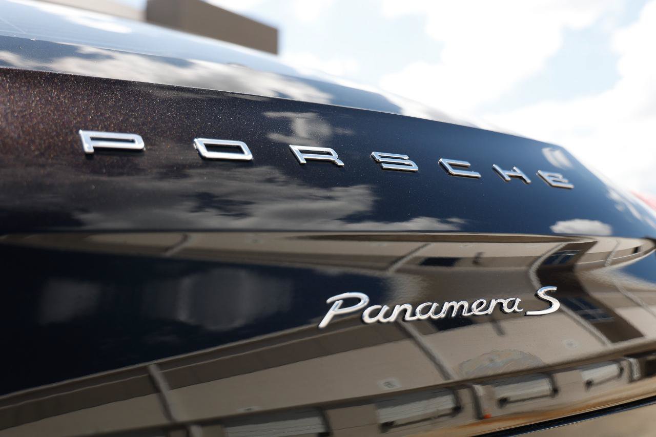 Used 2014 Porsche Panamera S RWD image 37